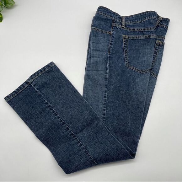 LeviStrauss Signature Lowrise Bootcut Jrs. 9 Short - Picture 6 of 15